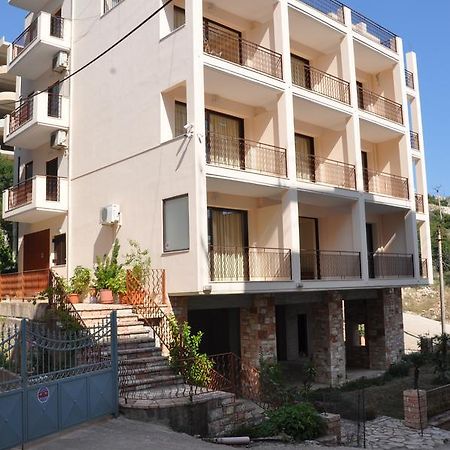 Nikos Hotel&Apartments Sarandë Exterior foto