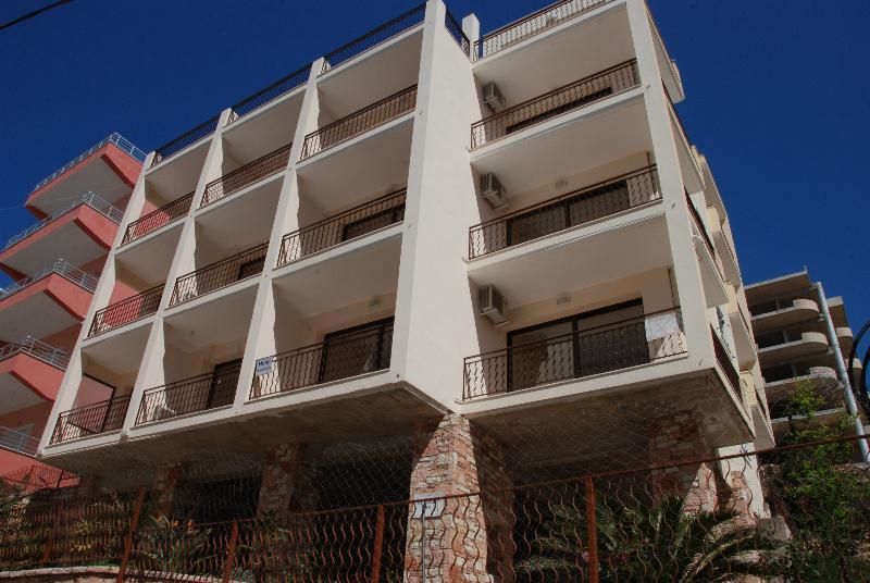 Nikos Hotel&Apartments Sarandë Exterior foto