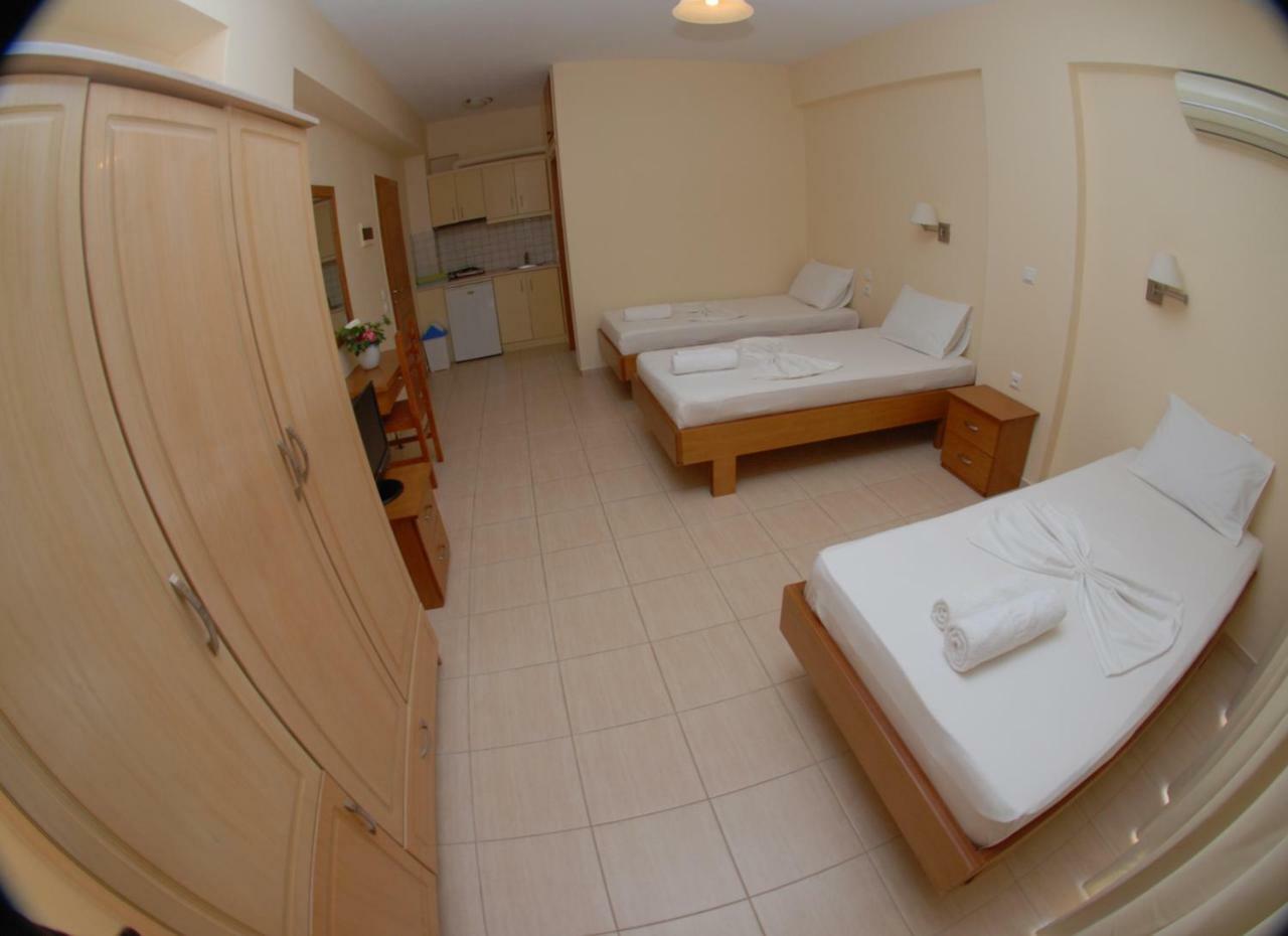 Nikos Hotel&Apartments Sarandë Exterior foto