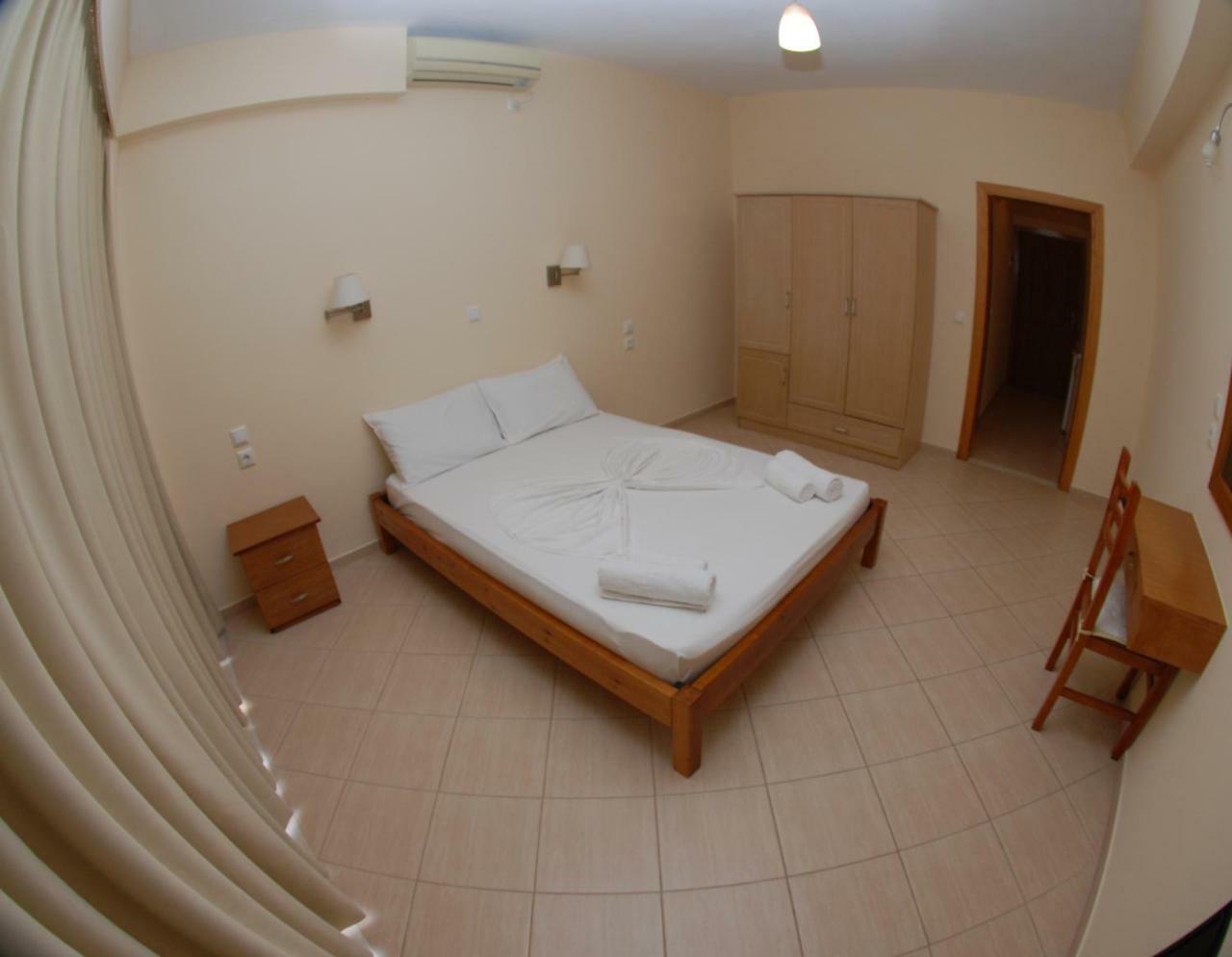 Nikos Hotel&Apartments Sarandë Exterior foto