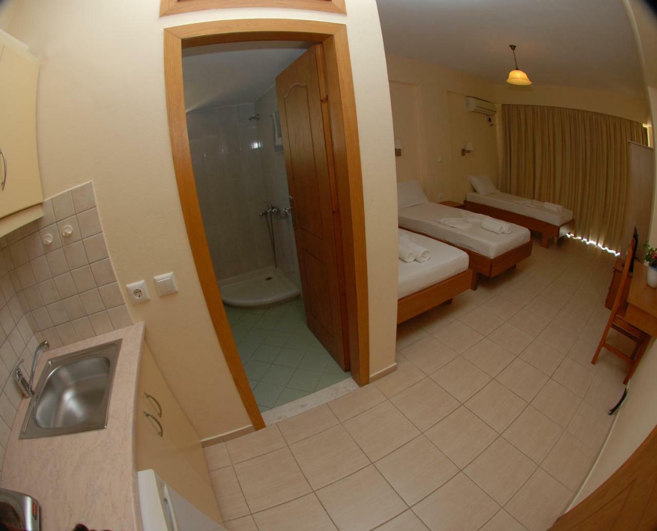Nikos Hotel&Apartments Sarandë Exterior foto