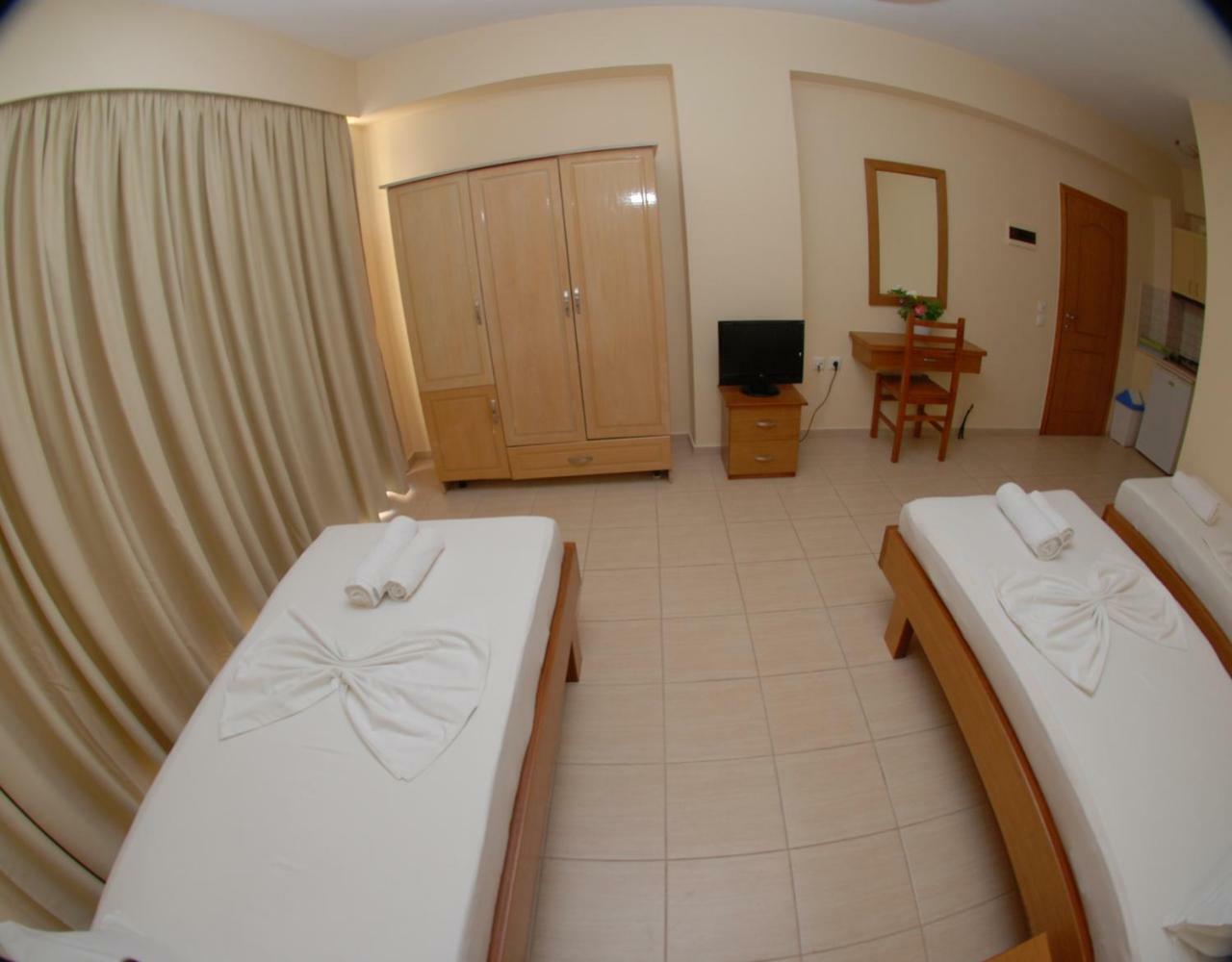 Nikos Hotel&Apartments Sarandë Exterior foto