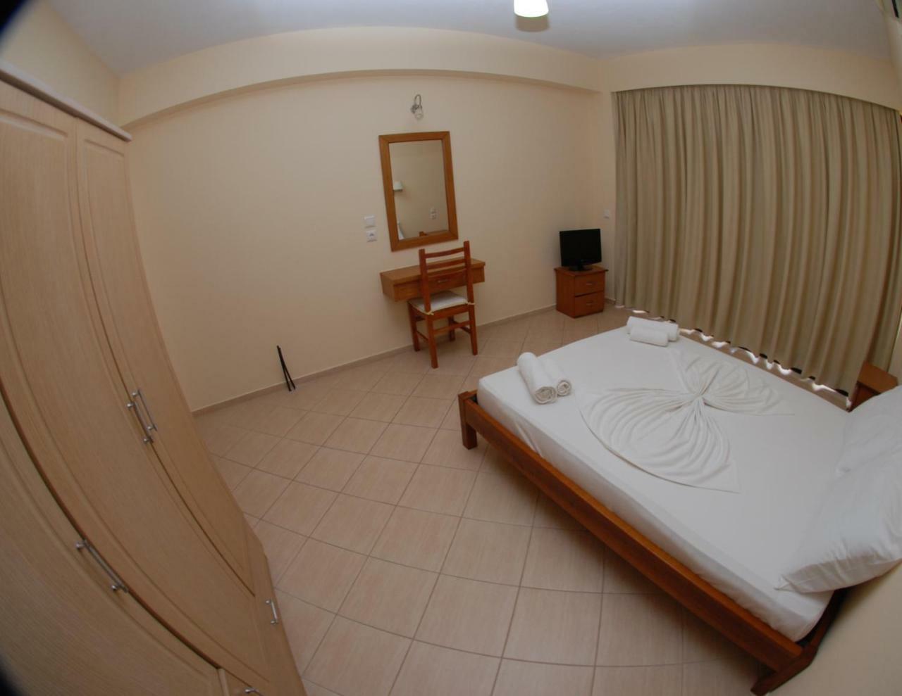 Nikos Hotel&Apartments Sarandë Exterior foto
