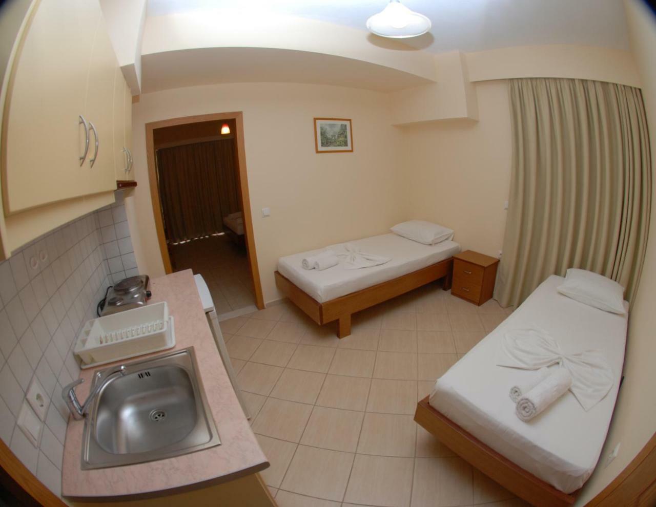 Nikos Hotel&Apartments Sarandë Exterior foto