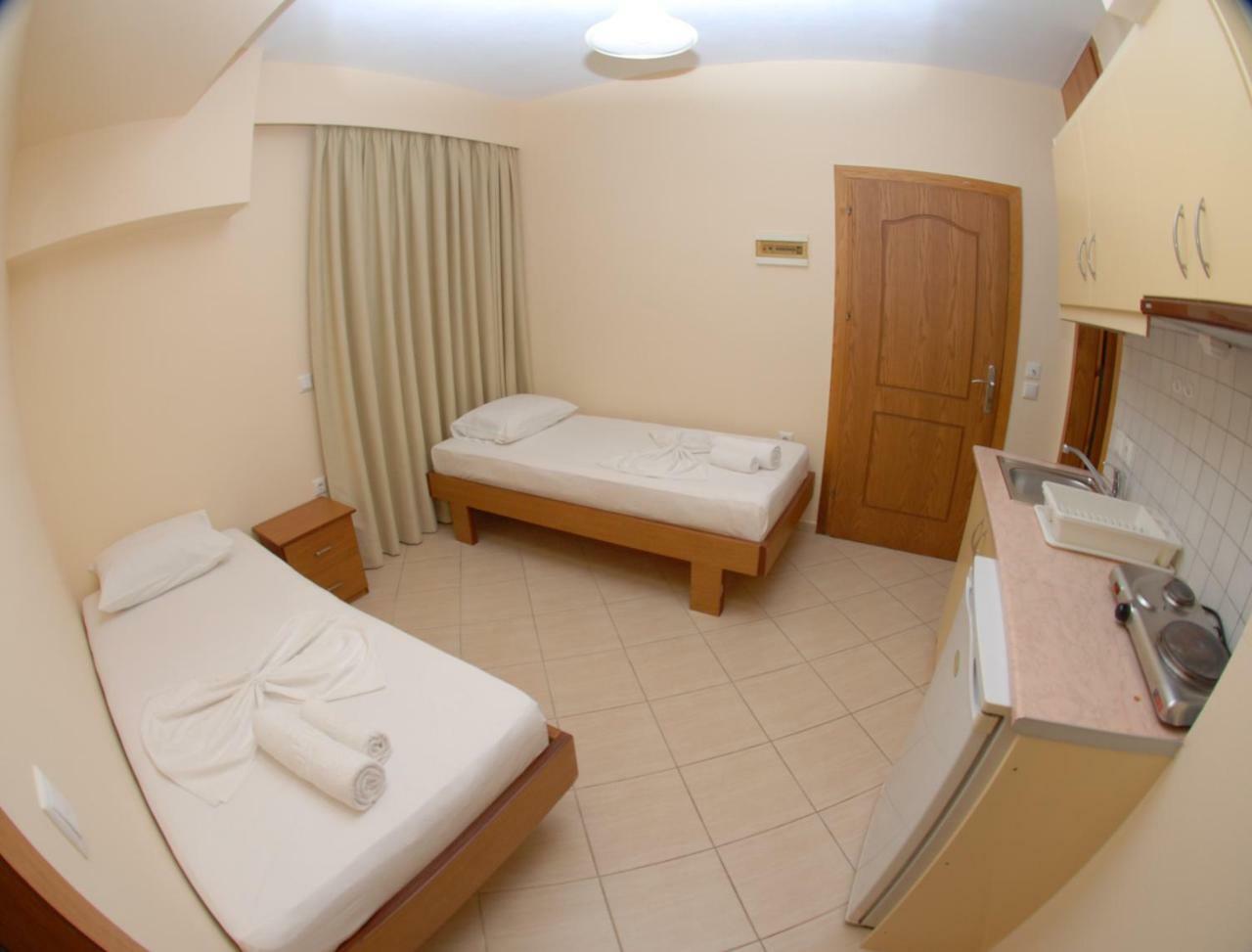 Nikos Hotel&Apartments Sarandë Exterior foto
